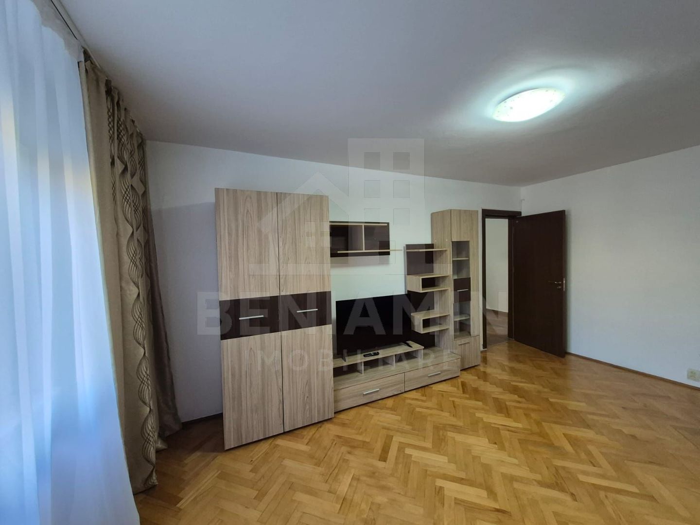 2Decomandate-Etaj2-Aer Conditionat-Mobilat-Utilat-Rovine-Posta - Poză 1