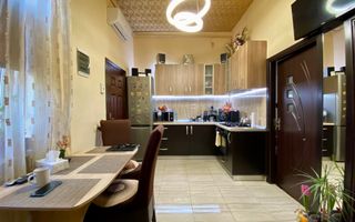 Apartament, 60 mp. Zona Centrala!! - Poză 1