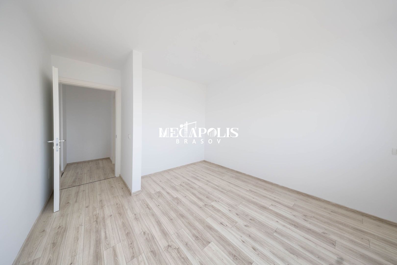 Apartamente 2 camere  Cartierul Tractorul  /  Mall Coresi - Poză 4