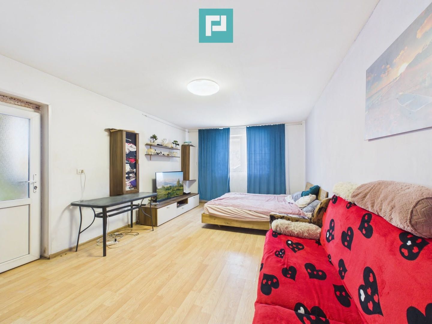 Casă P+E cu două apartamente, zona Drăgășani - Poză 3