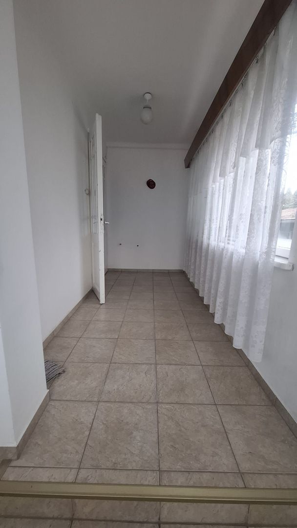 Spațiu cu potențial dublu: locuință sau sediu! - Poză 6