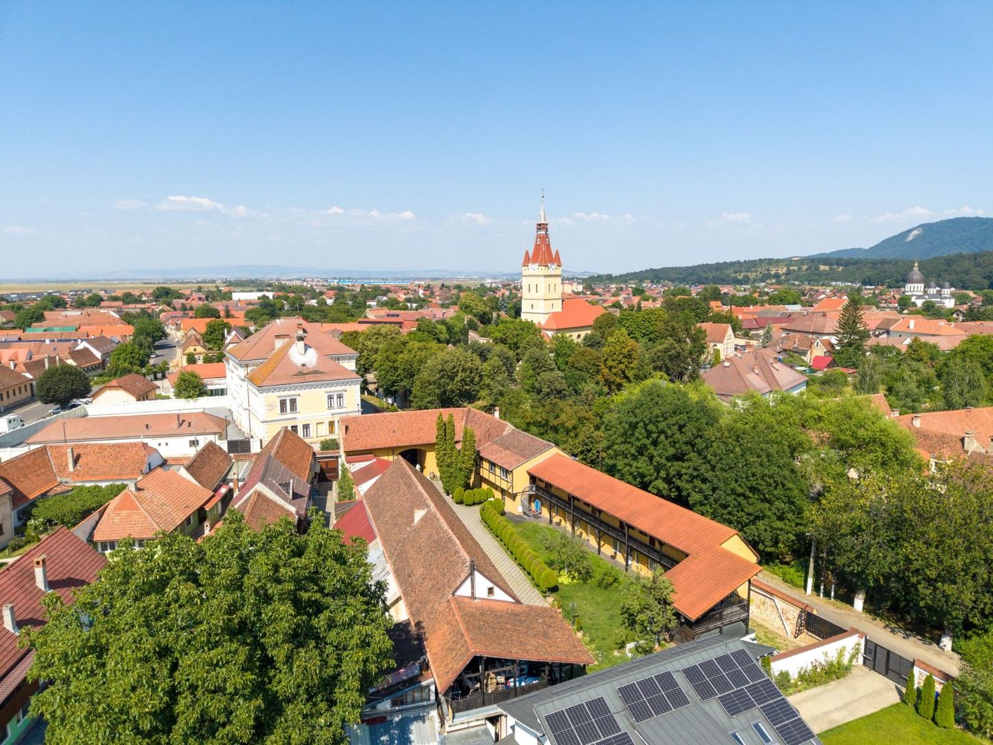 Proprietate turistică în centrul Cristianului 760 mp, teren 1.700 mp - Poză 3