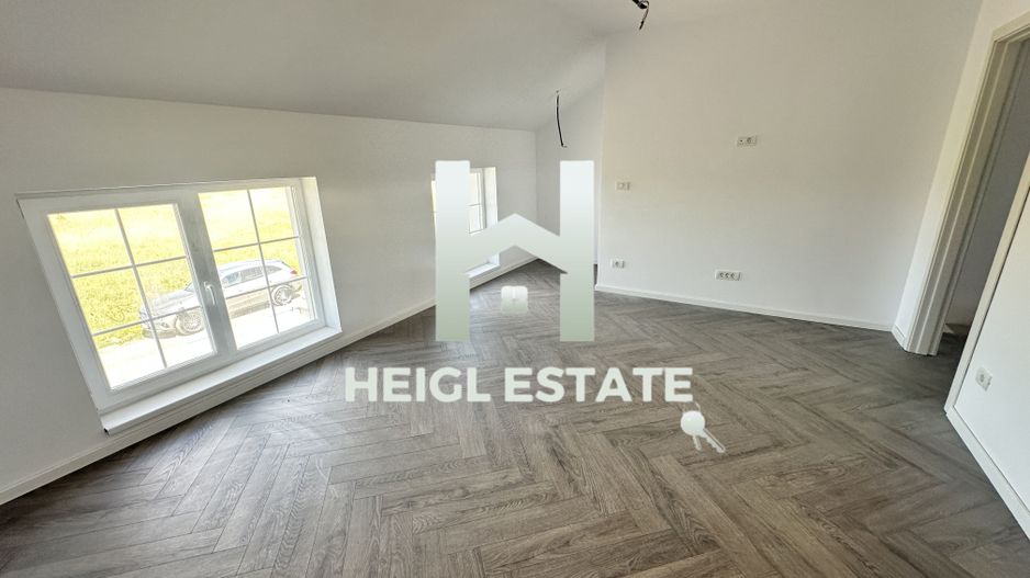 Duplex cu 4 camere separat prin camera tehnica - Poză 6