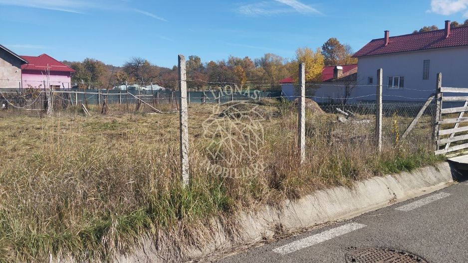Teren intravilan 1000 mp la drum asfaltat-utilitati-Josenii Bargaului - Poză 2