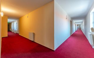 Pensiune Rosenau de vânzare - Afacere la cheie lângă Cetatea Râșnov - Poză 30