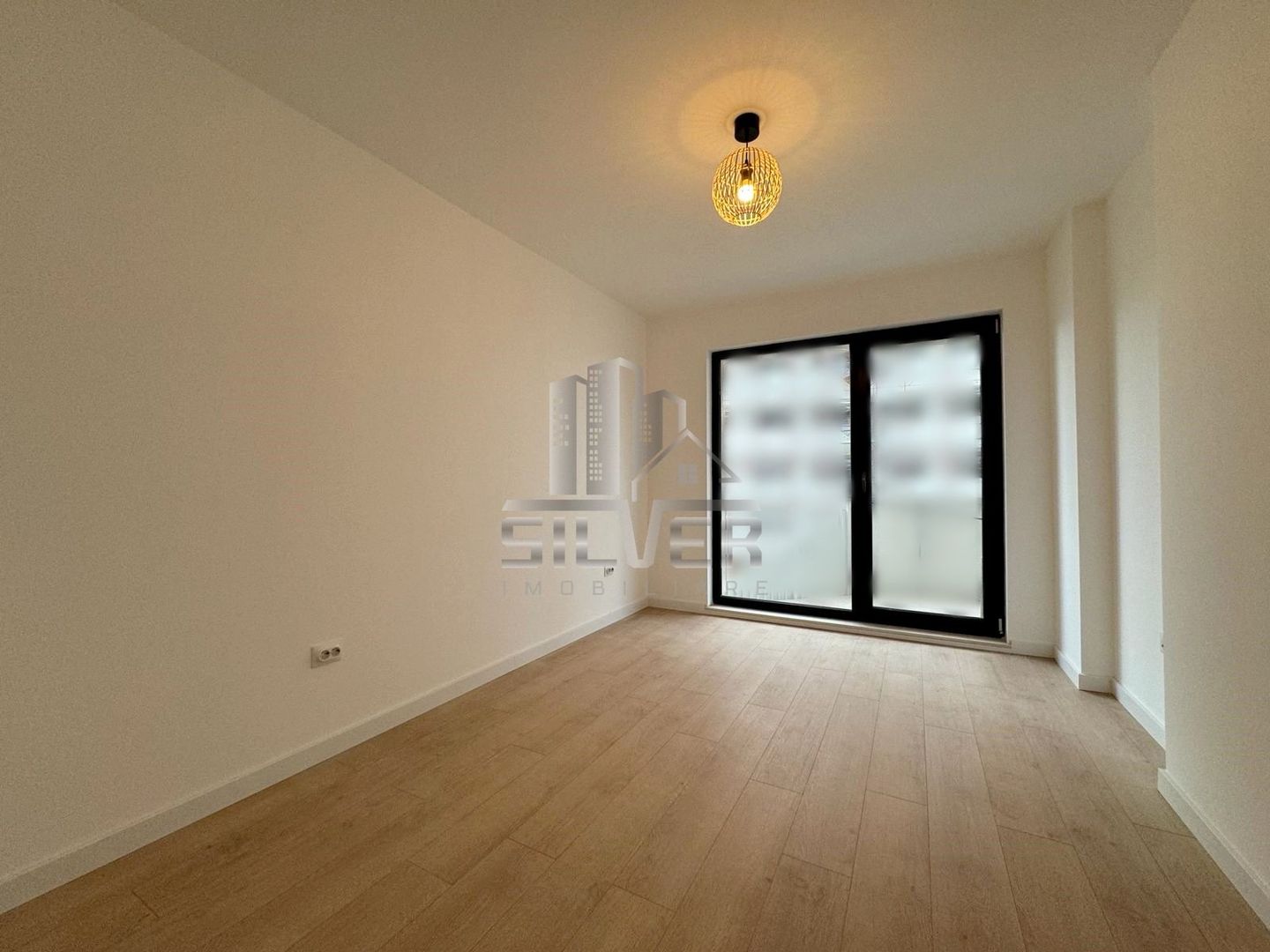 Apartament cu 2 camere/terasa 11 mp/ zona strazii Eroilor! - Poză 3