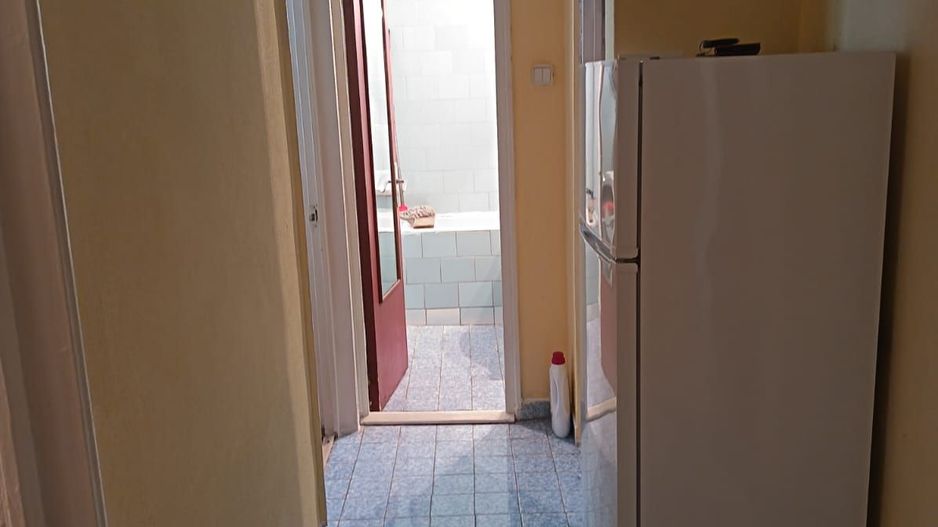 De vanzare apartament cu 2 camere, parter, micro 13 B, 60.000 euro - Poză 2