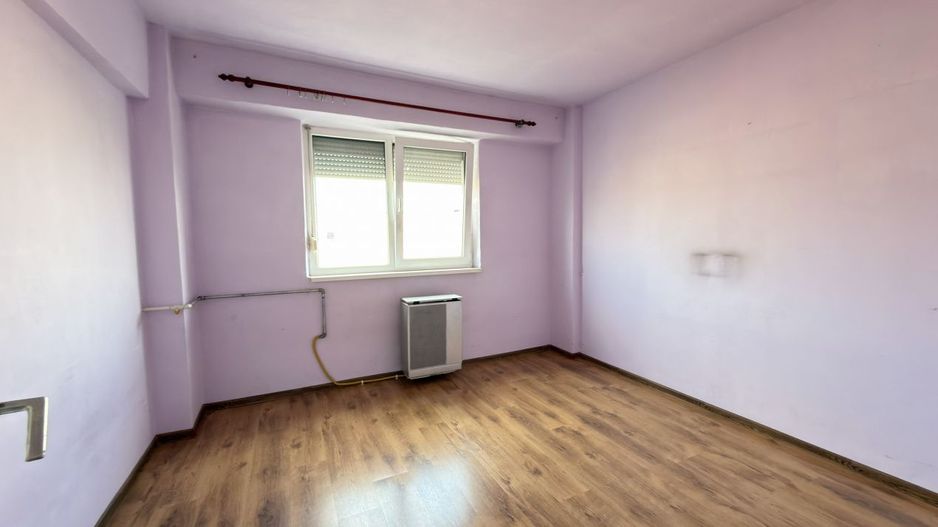 Apartament 4 camere Etaj IV, MV1, Zona Ludy - Str. Regele Ferdinand I - Carei - Poză 5