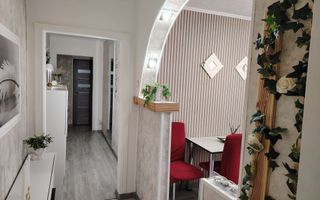 Apartament 3 camere decomandat, etaj intermediar - Poză 4