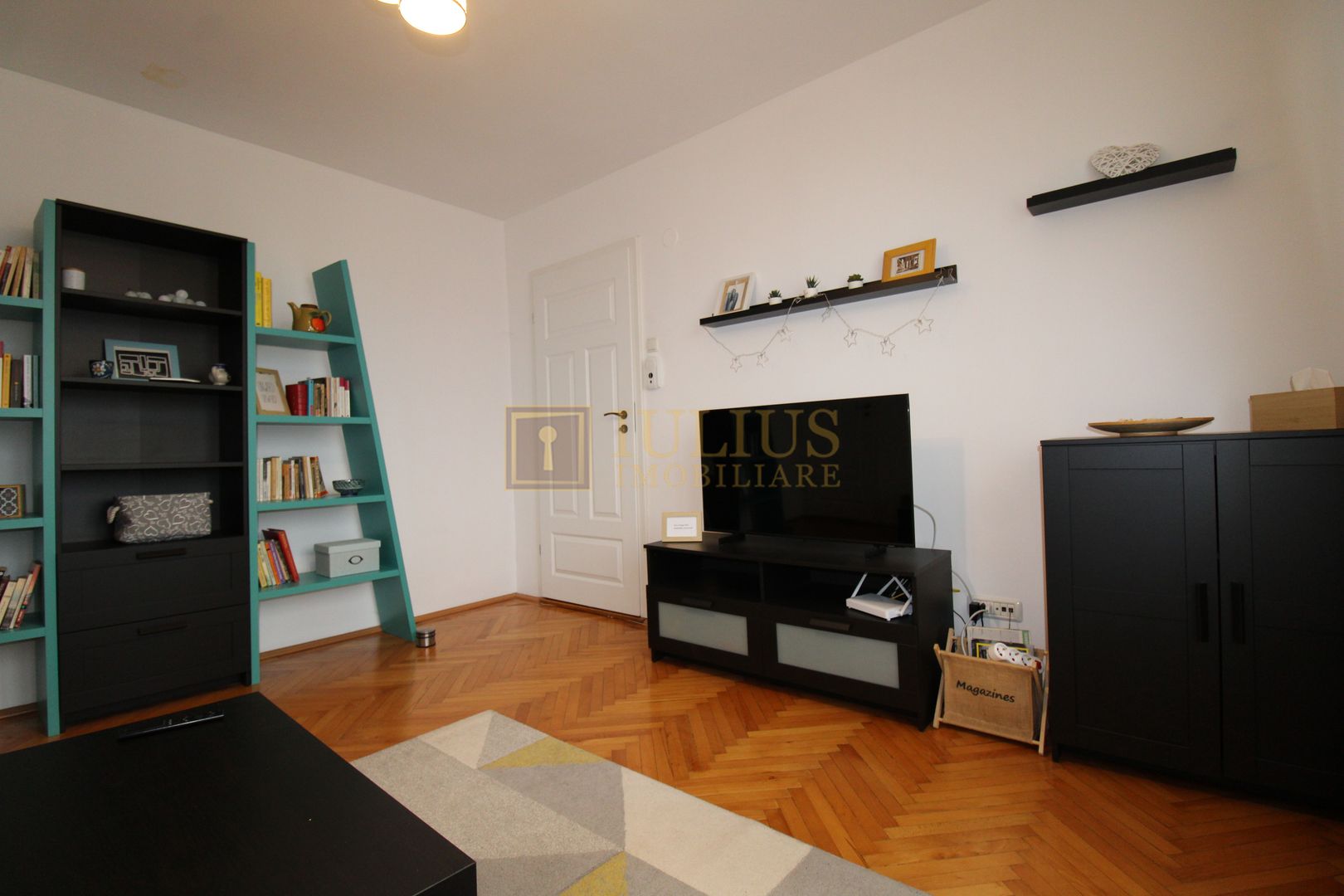 Piata Vicotoriei, 3 camere, centrala proprie - Poză 3