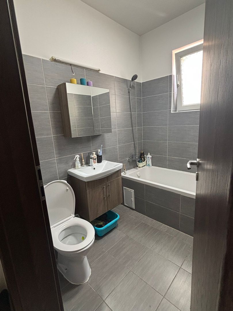 Garsoniera decomandata Prelungirea Ghencea Loc de parcare - Poză 5