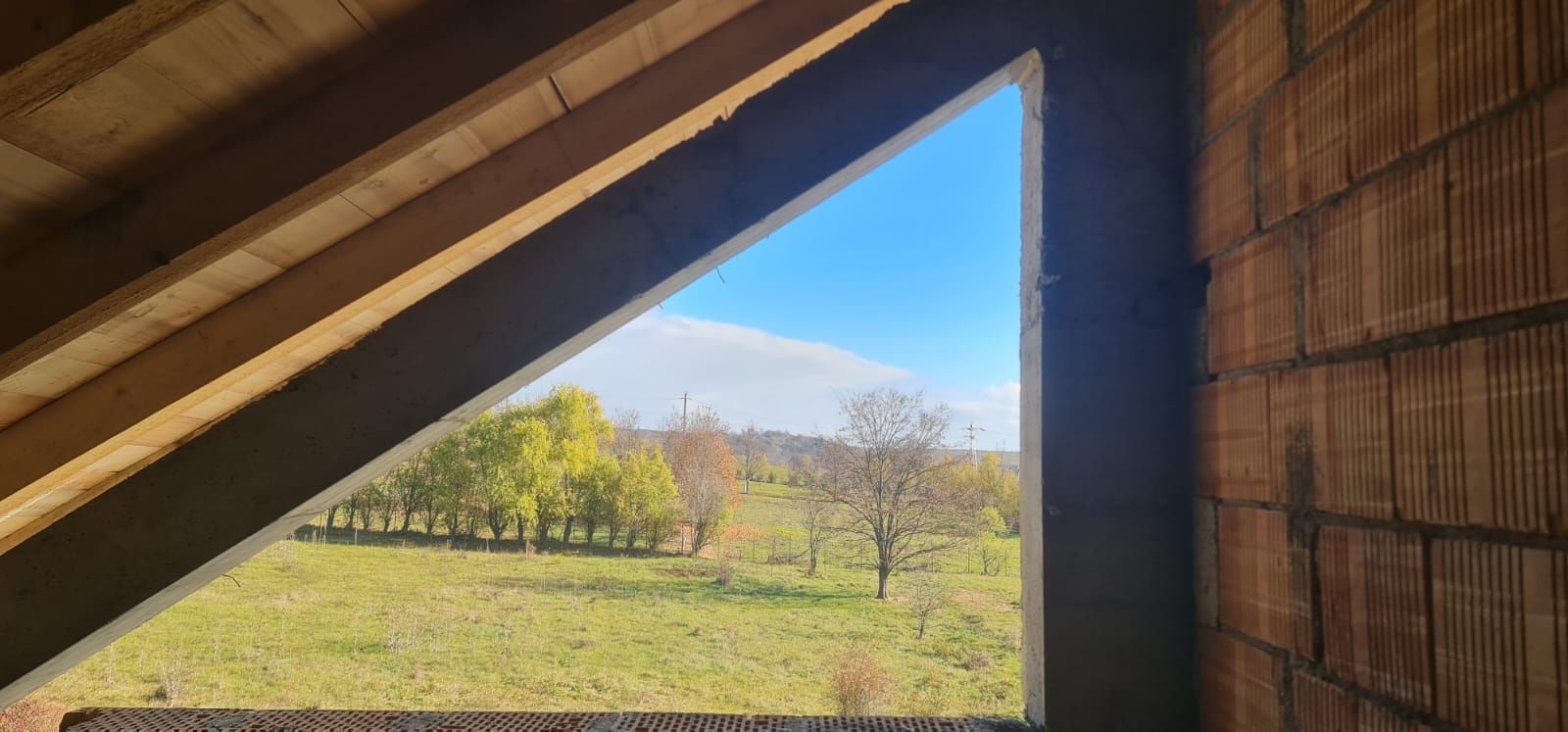 Casa de vânzare tip înșiruita la intrare in Cristian - Poză 9