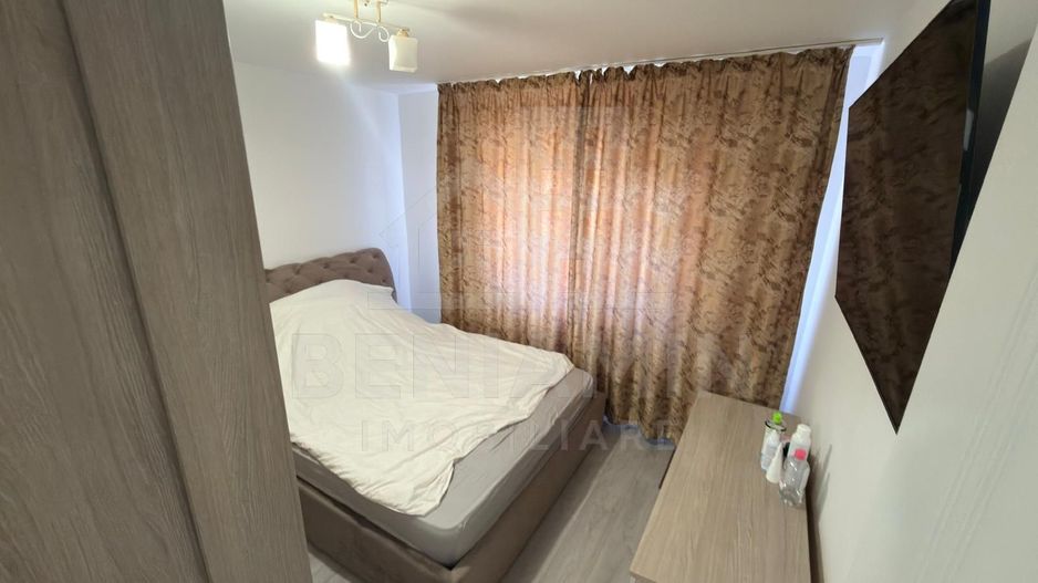 2 decomandate - etaj 3 - 50mp - centrala proprie - modern - Craiovita - Poză 2