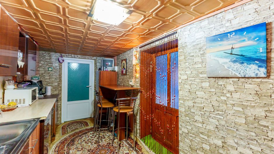 Casă în satul Călugăreni comuna Felnac - Poză 8