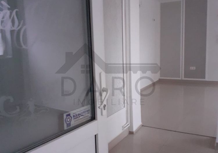 De vanzare imobil 62 mp-casa cu curte comuna -pret negociabil - Poză 3