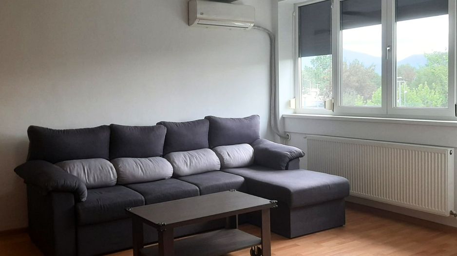 Apartament Renovat 2 Camere + Boxă 7 MP  Vedere Superbă spre Tâmpa - Poză 2