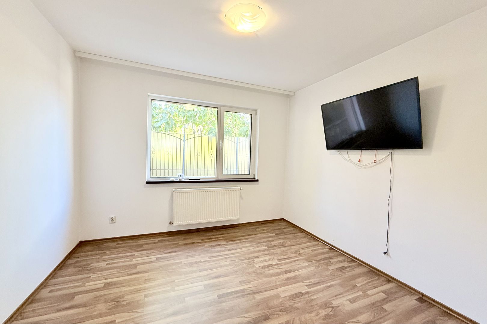 Casă practică, cu curte și parcare, în zona centrală - Parcul Carol - Poză 9