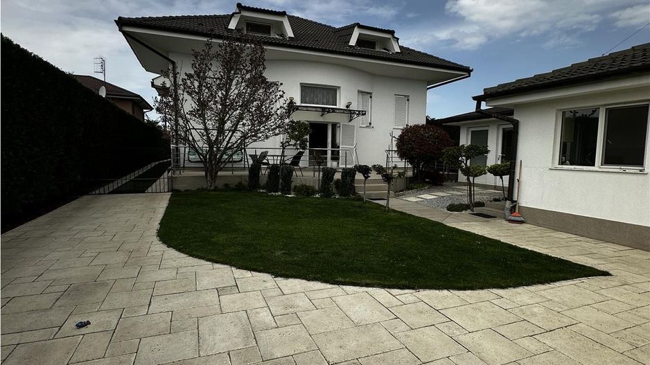 Vila lux cu piscina Sanmartin - Poză 23