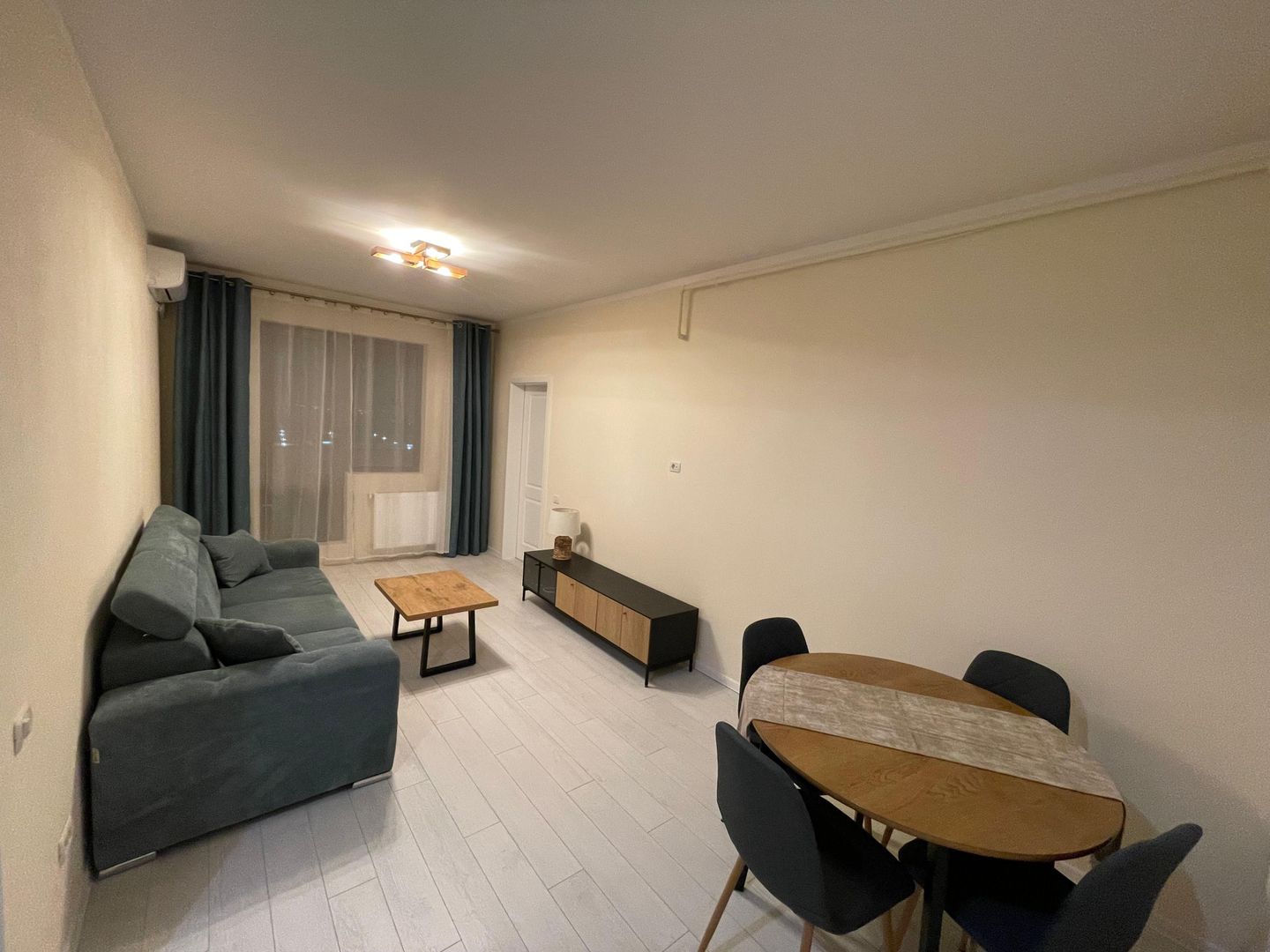 De Închiriat Apartament 2 Camere, Centrală, Parcare, Confort Urban - Poză 2