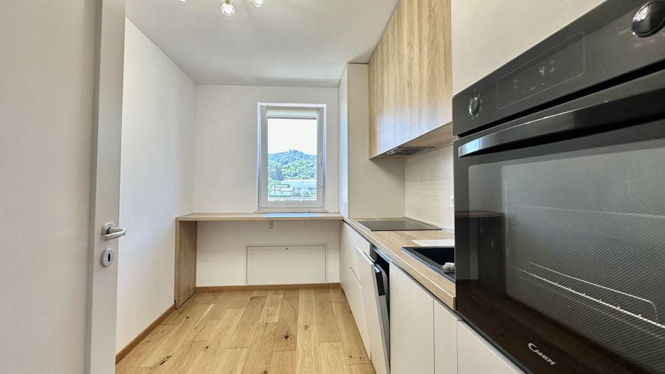 Apartament cu 3 camere decomandat de inchiriat, Urban Plaza - Poză 4