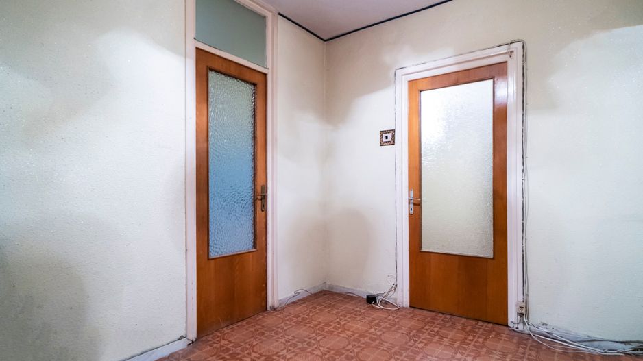 Drumul Taberei 3 camere, 4/10, bloc stradal, c-tie 1980, bucatarie mare, 2 bai - Poză 9