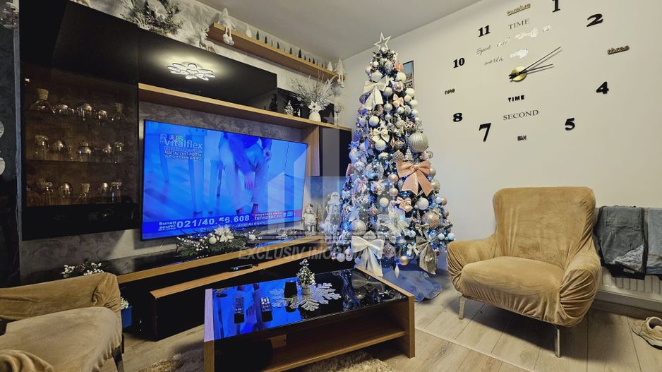 Apartment cu 3 camere decomandate, Centru - Poză 2