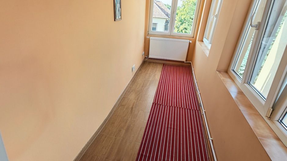 Casă cu teren generos Ghiroda vatra veche - Poză 9