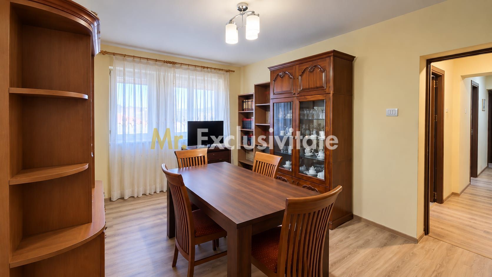 Apartament 3 camere Ultracentral-Pitesti-Bloc Mobilux etaj intermediar - Poză 1