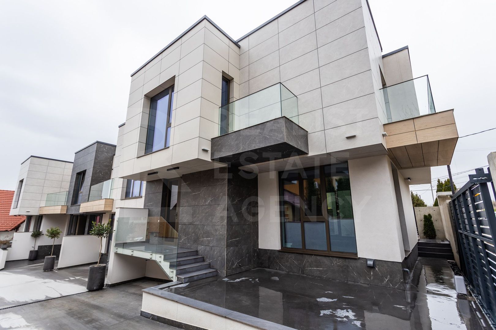 Vânzare, townhouse, 3 nivele, 180 mp, Balcani, Buiucani - Poză 1