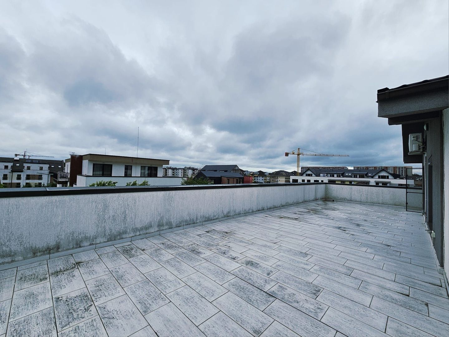 Apartament 2 camere de vanzare Brasov Tractorul terasa mare - Poză 17