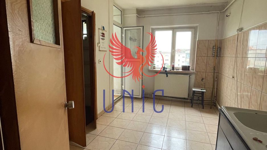 4 camere decomandate, V-uri - 1 Mai - Poză 8