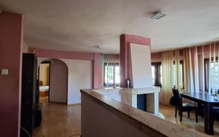Apartament cu 3 camere - zona semicentrala - Poză 1