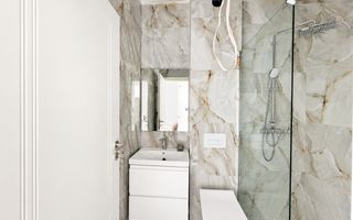 Apartament cu 3 camere si doua bai. Finisaje de calitate. Parcare - Poză 4