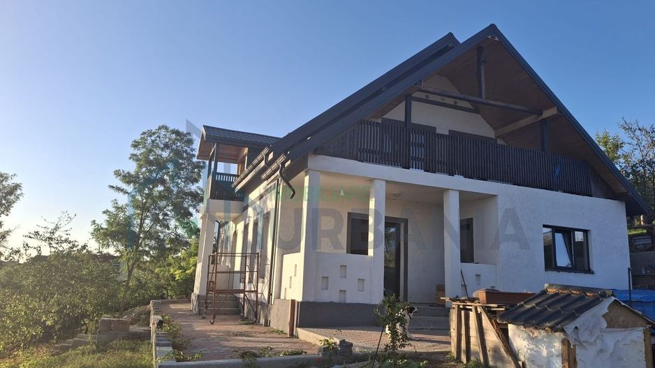 Vând casă P+M (2020) cu teren 1500m, Țigănași stradă principală - Poză 1