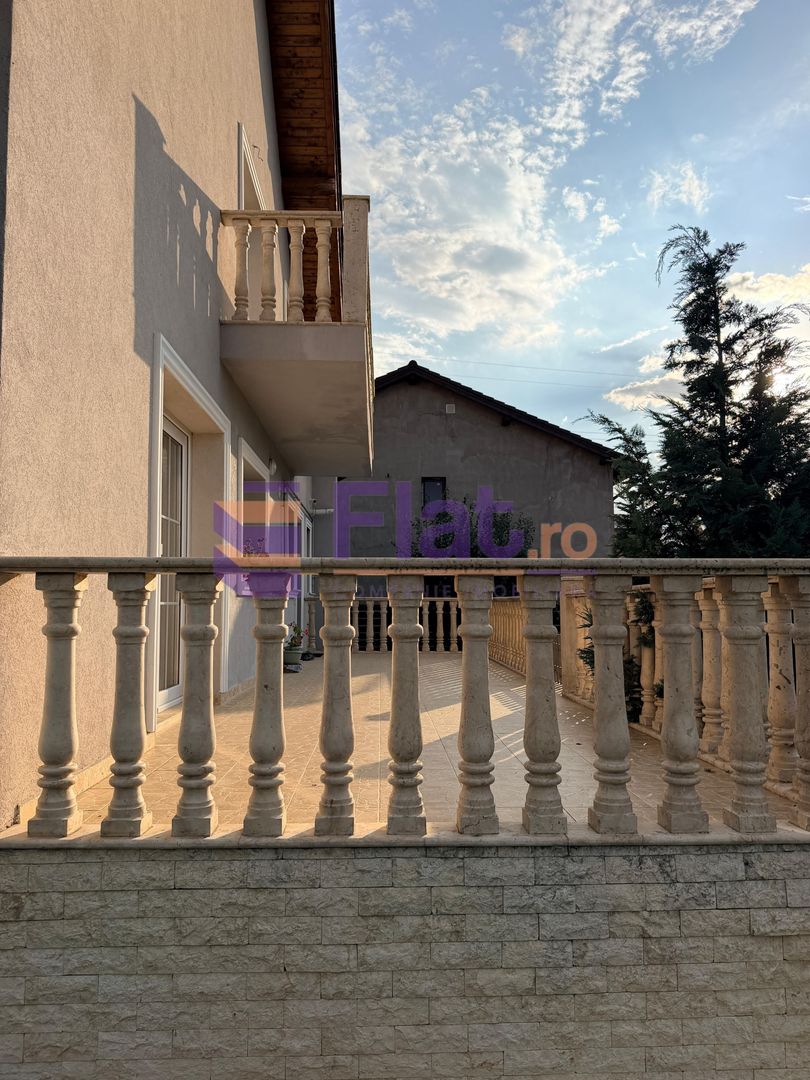 Casă spațioasă și elegantă cu teren  – Sânpetru - Poză 24