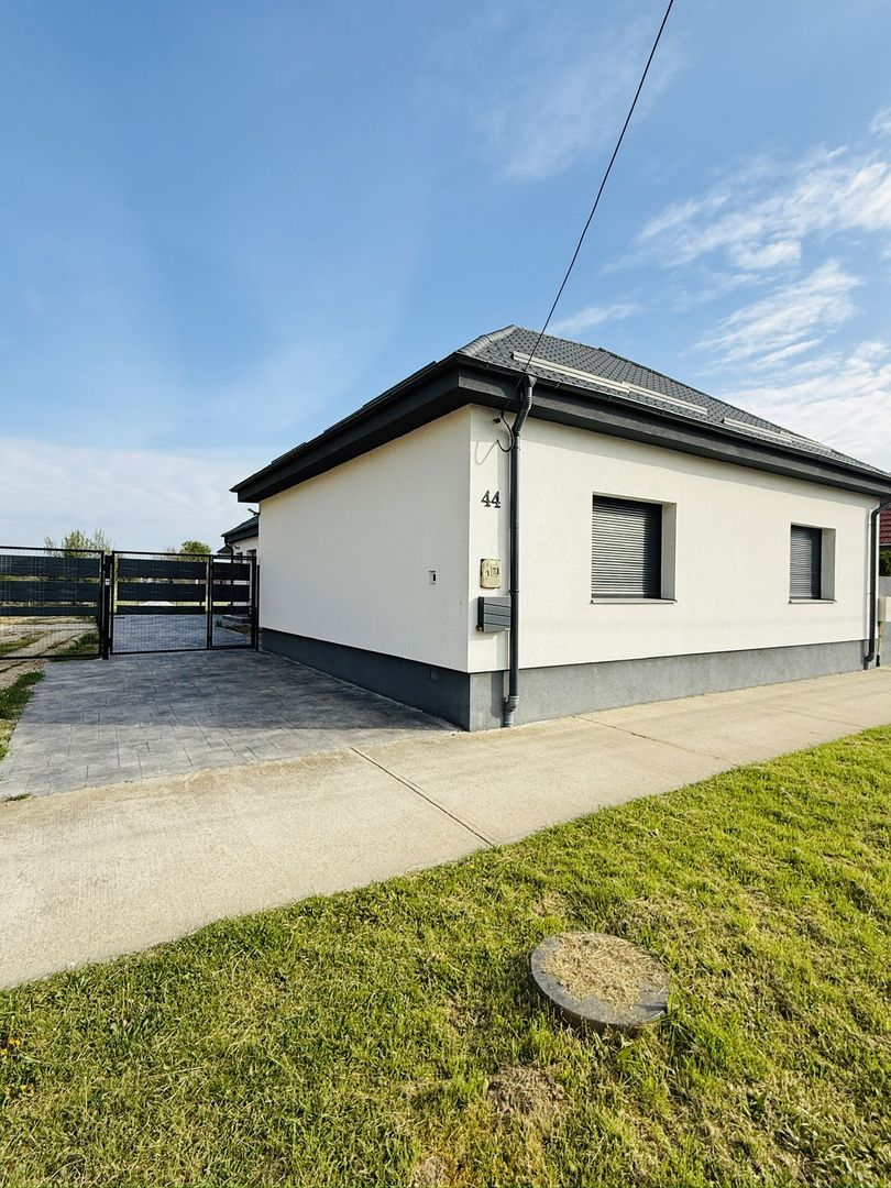 Giroc Central | Casă renovată complet | 4 camere | 2 bai - Poză 7