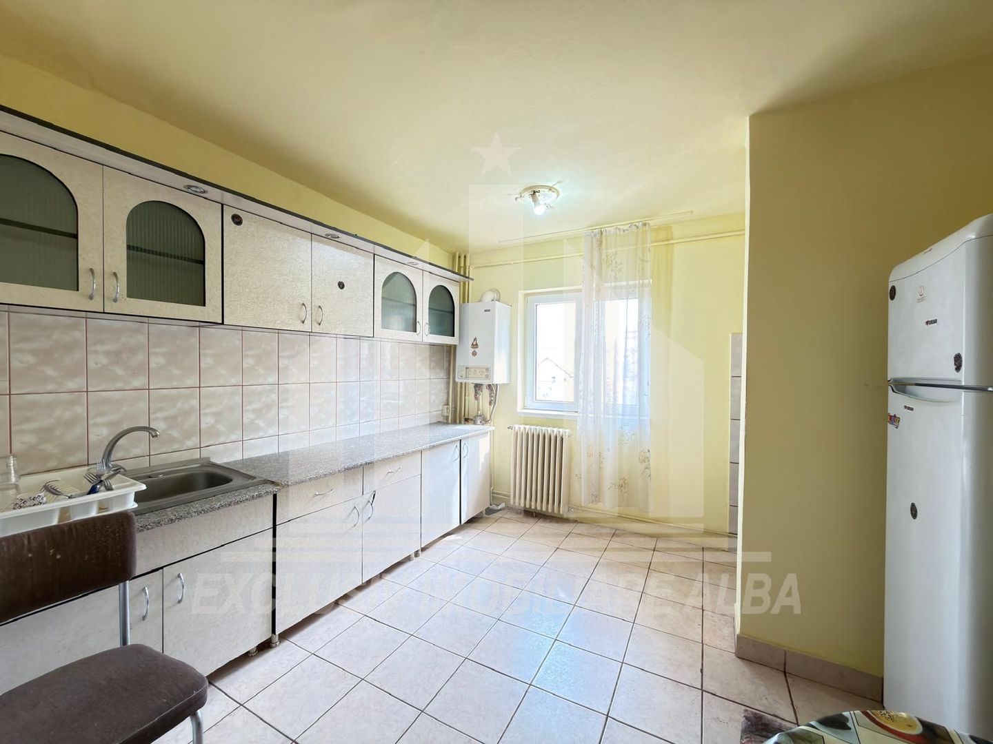 Apartament 3 camere decomandate | 63 mp | Etaj 2 | Cetate - Poză 1
