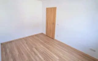 Oferim spre inchiriere casa cu 4 camere,Nemobilata in Dumbravita,aproape de Lidl - Poză 18