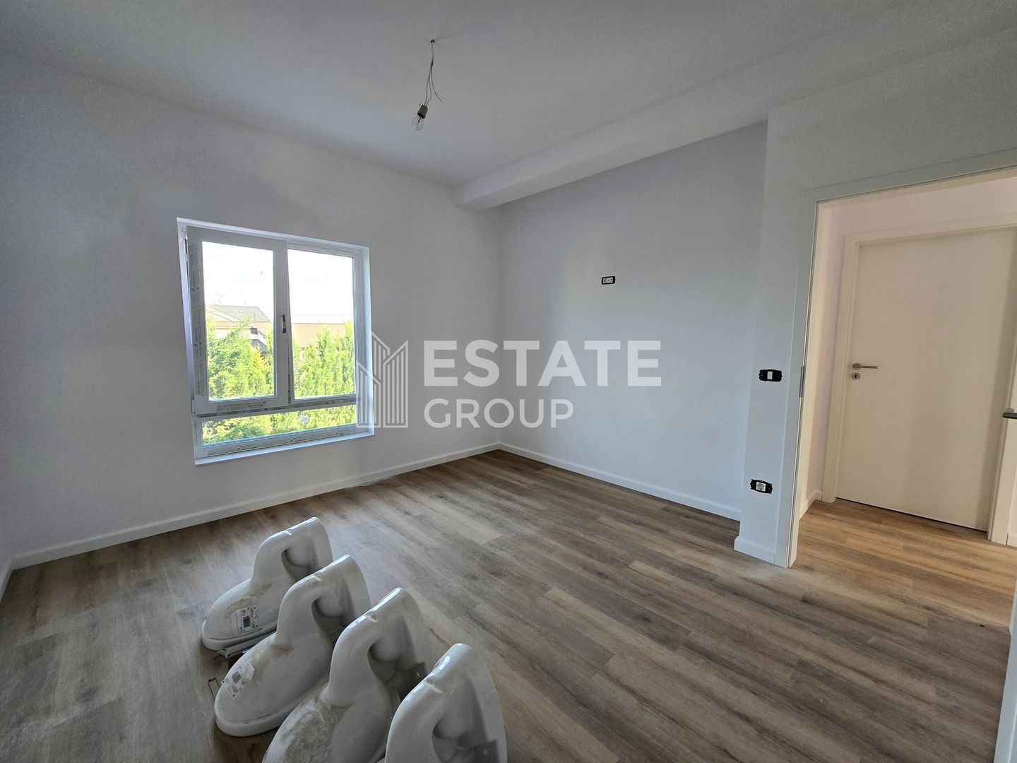 Duplex cu 5 camere despartit prin camera tehnica in Dumbravita - Poză 11