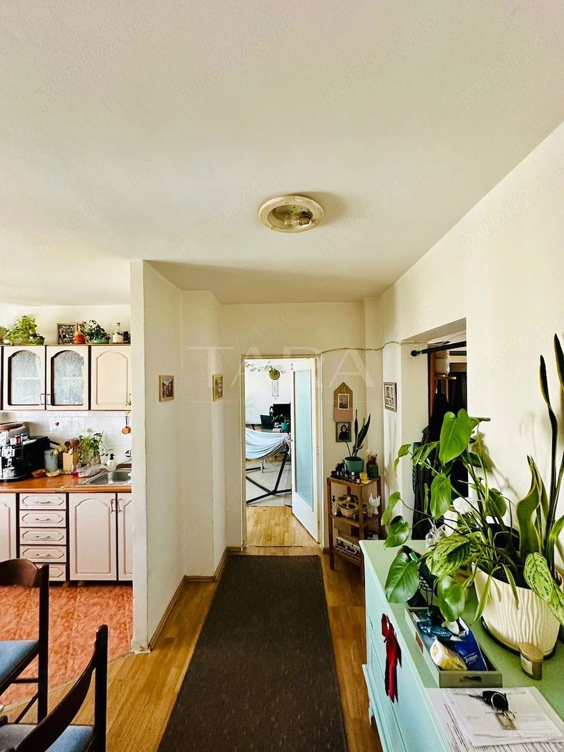 Apartament 3 camere, spatios, zona Semicentrala - Poză 2