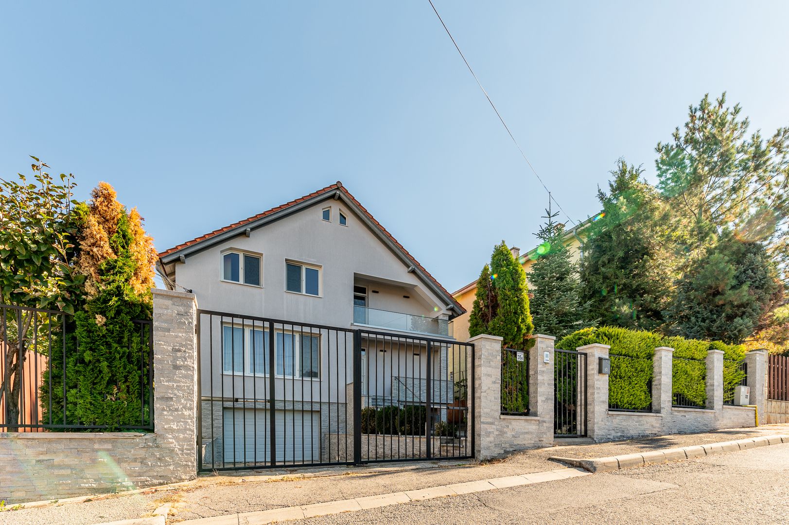 Casa deosebita, 270 mp utili, D+P+M, teren 544 mp, Andrei Muresanu - Poză 2