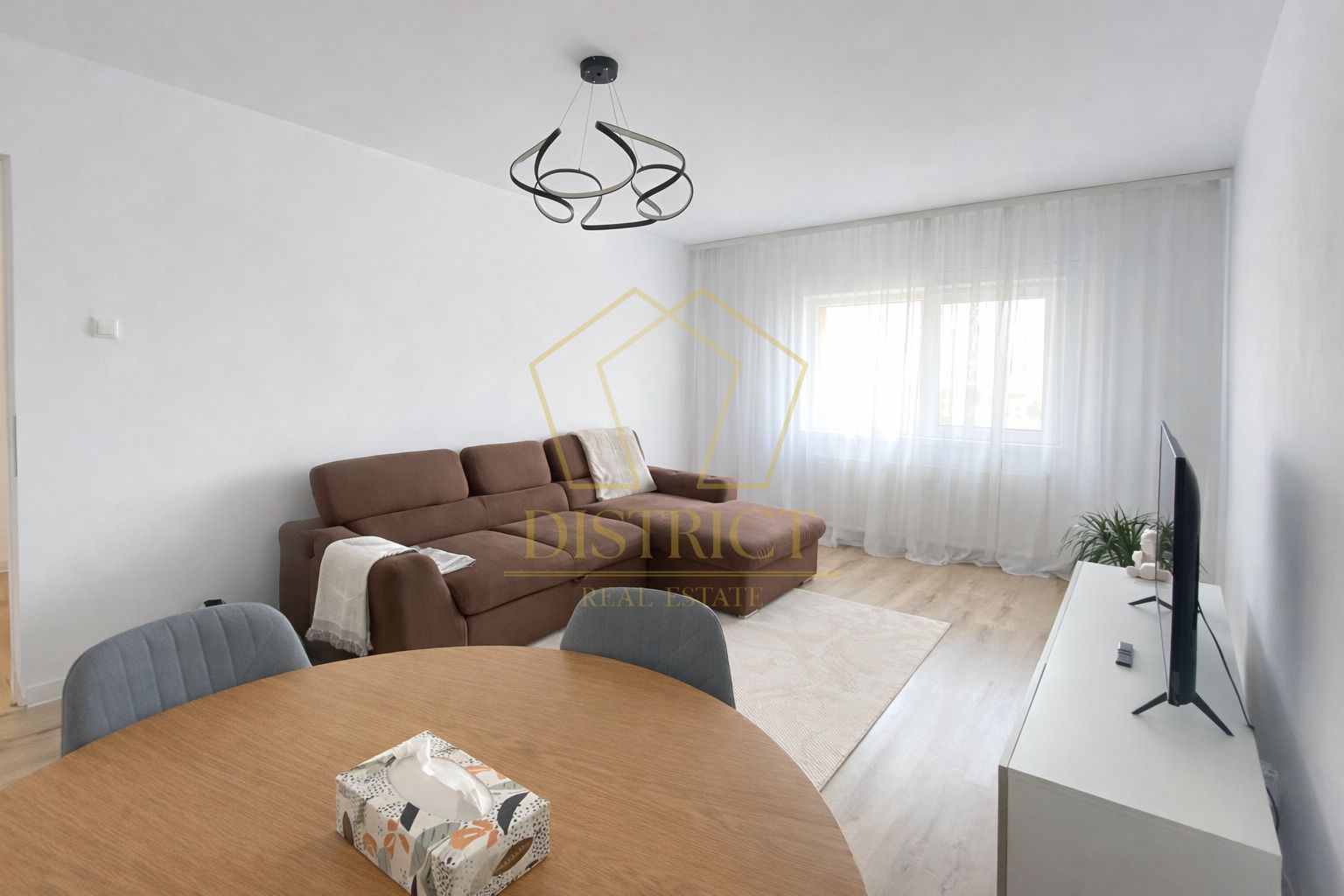 Apartament superb cu 3 camere | Soarelui - Poză 2
