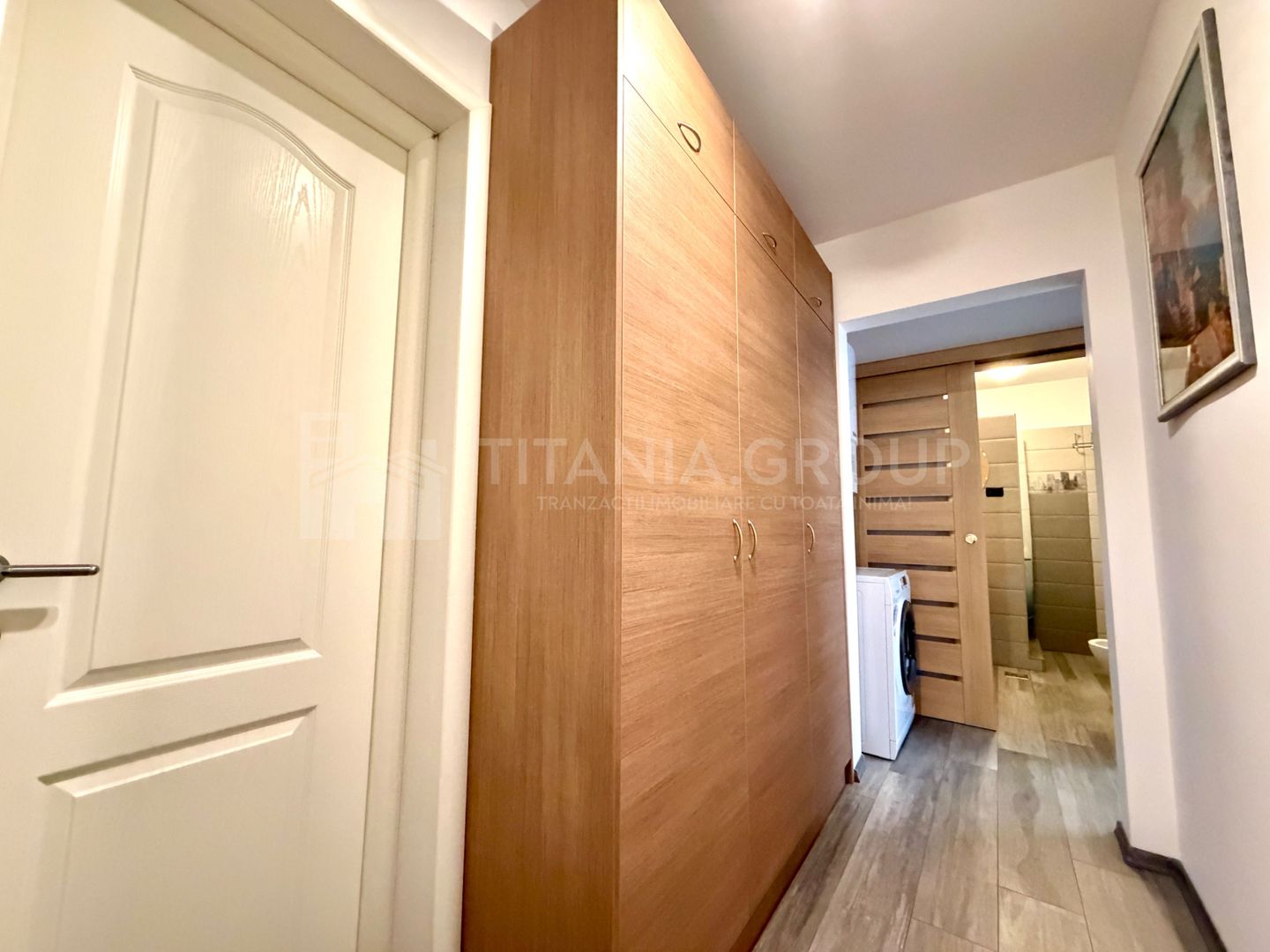 Apartament cu 3 camere, 2 bai  - zona Tractorul - Poză 14