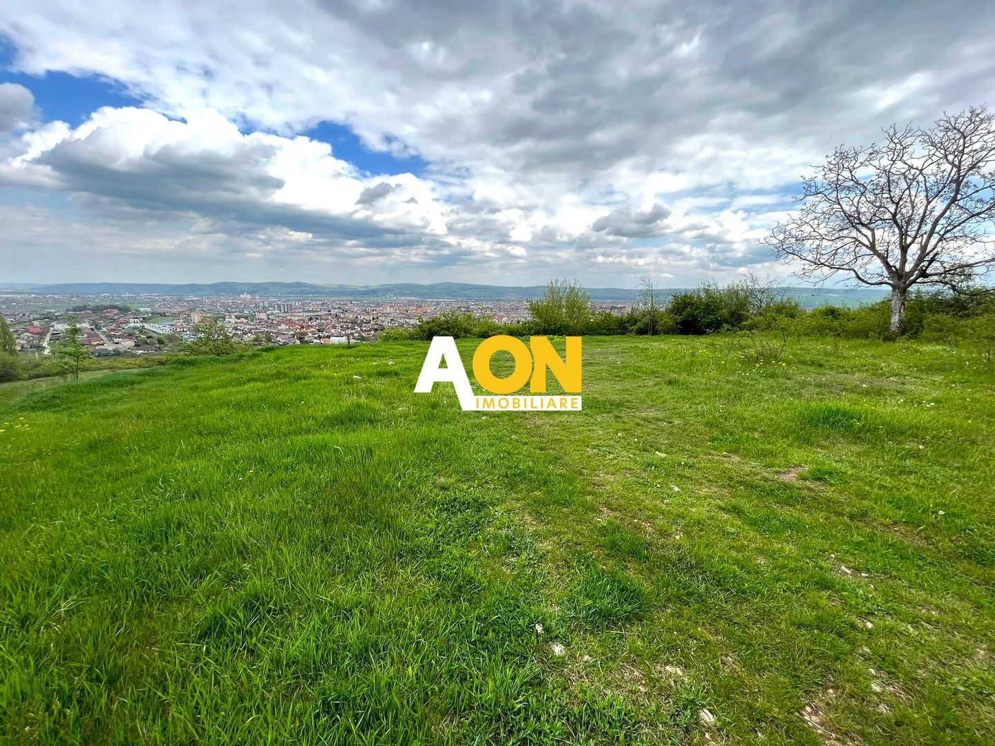 Teren cu o priveliste deosebita, 700 mp - Poză 2