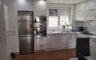 BRASADAS vinde ap 2 cam etaj 3 in centrul vechi! - Poză 1