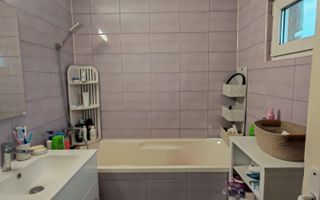 apartament la casa - zona Unirea - 3 camere - bucatarie - baie - teren generos - Poză 6