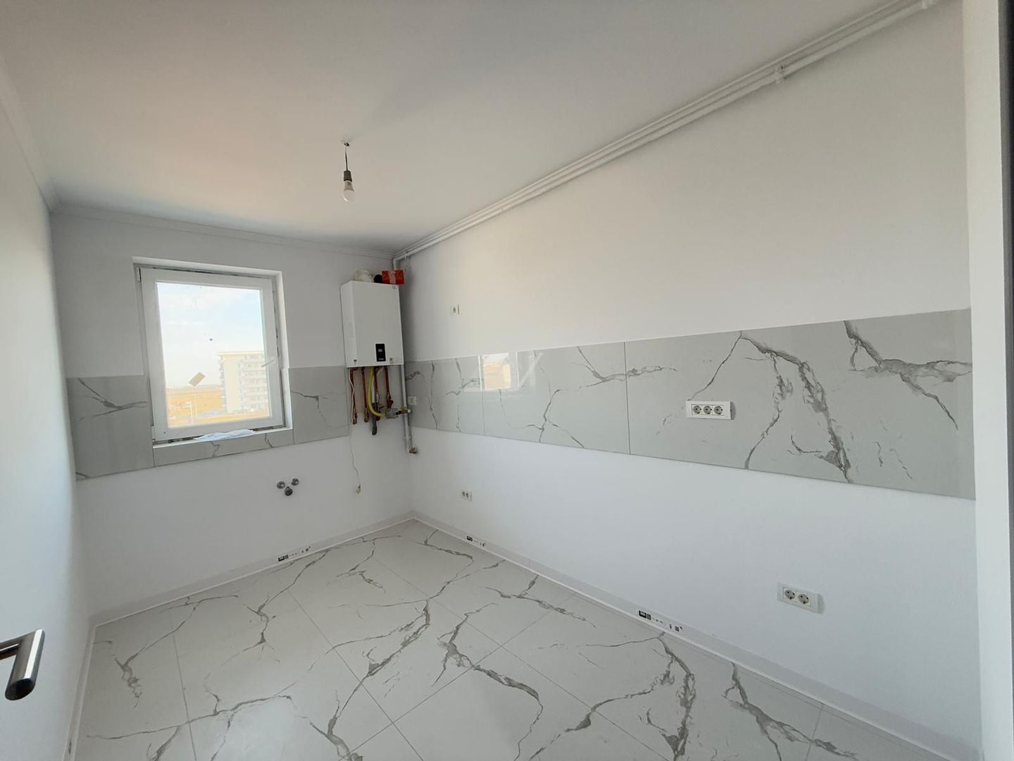 3 camere. Decomandat. Loc de parcare. - Poză 3