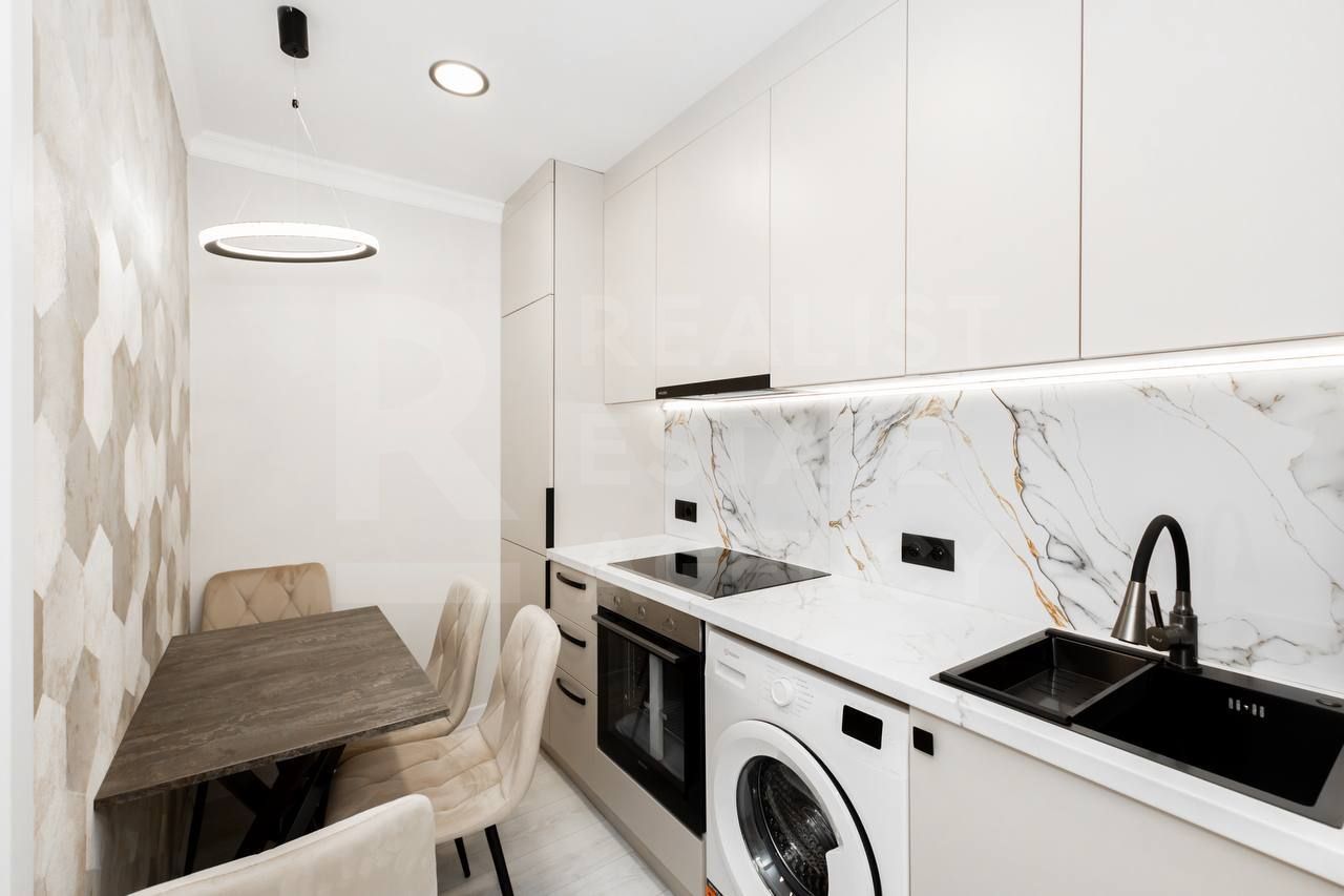 Vânzare, apartament,2 camere, str. Piata Unirii Principatelor,Buiucani - Poză 1