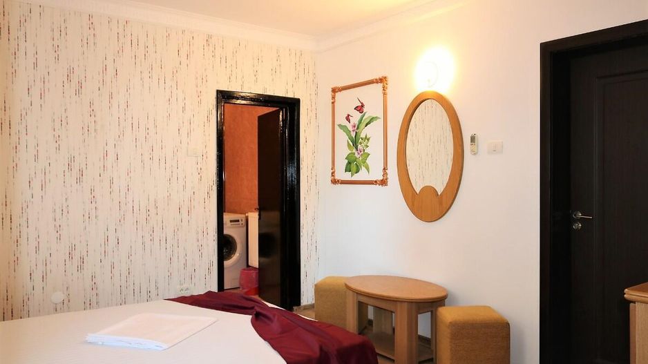 Mamaia Nord - Langa Mare, pensiune la cheie, 11 camere, 9 bai! - Poză 52