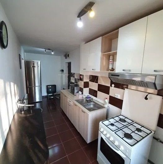 Apartament 3 camere, zona Școala de Poliție, Dâmbul Rotund - Poză 1